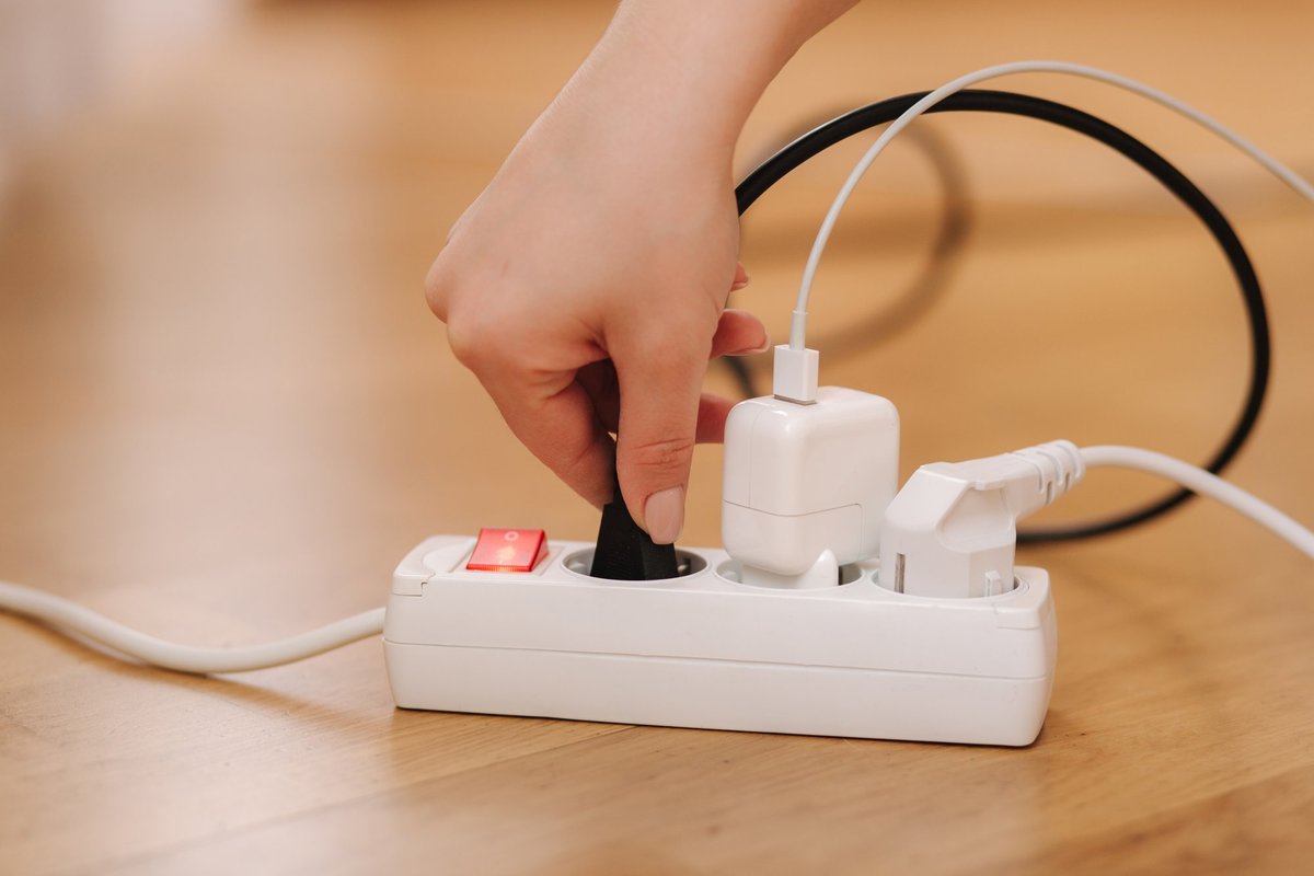 „Litgrid“: sumažėjus vietinei gamybai ir išaugus vartojimui, elektra Lietuvoje brango 8 proc.