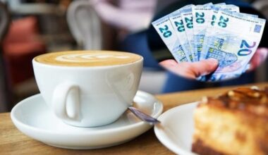 Dubajuje esanti kavinė siūlo brangiausią pasaulyje kavą: puodelio kaina atima žadą