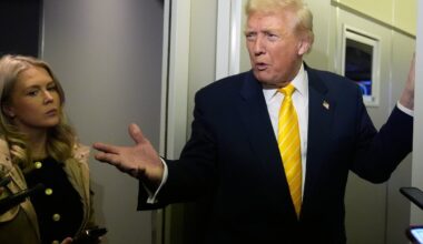 „Tylos, kiaulaite“: internautai ūžia dėl Trumpo replikos žurnalistei