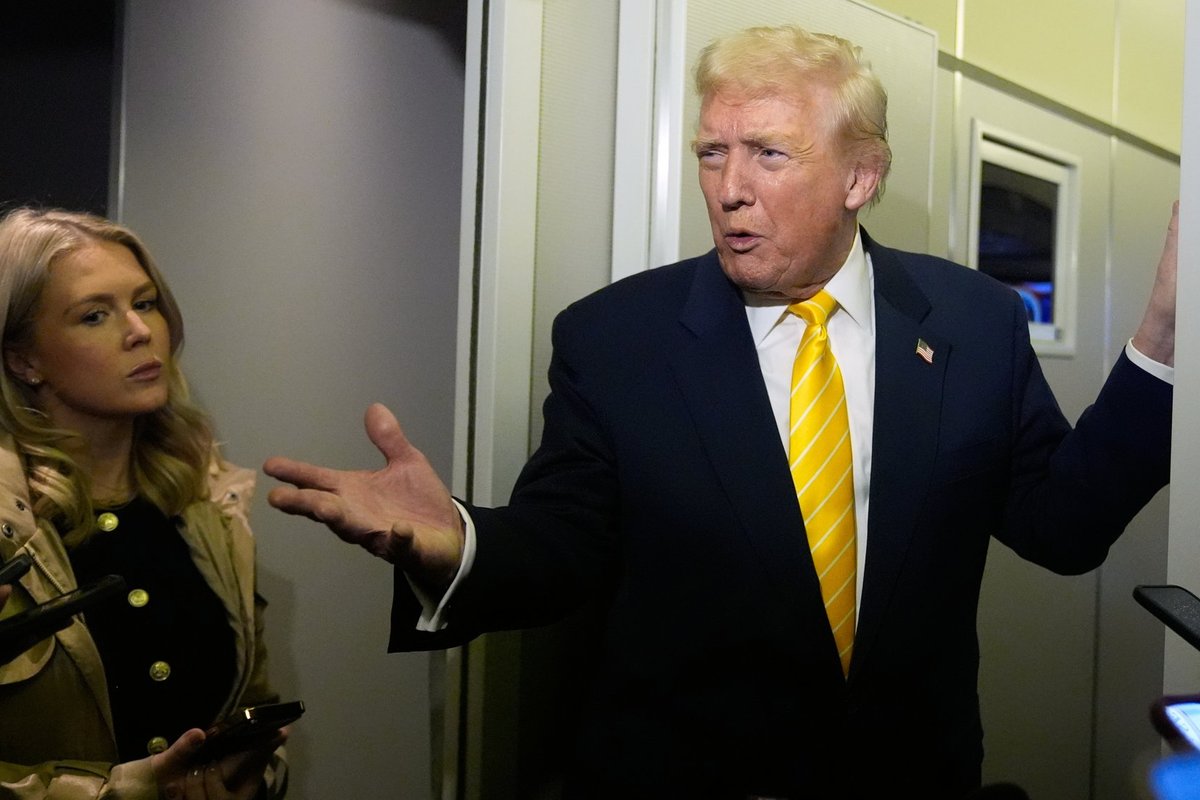 „Tylos, kiaulaite“: internautai ūžia dėl Trumpo replikos žurnalistei