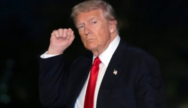 Trumpas pasiuntė dviprasmiškų signalų dėl galimo karo Venesueloje