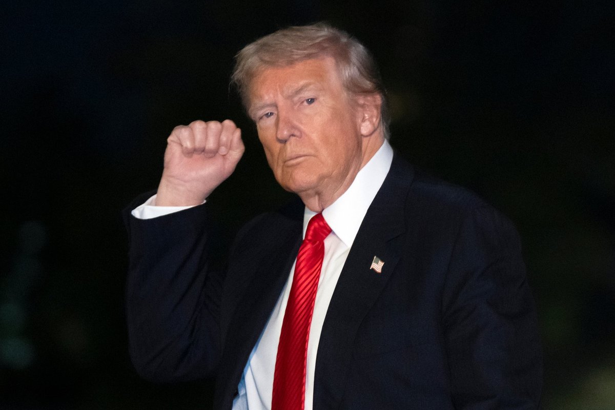 Trumpas pasiuntė dviprasmiškų signalų dėl galimo karo Venesueloje