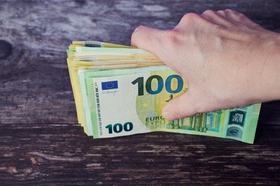 Sukčiai nesnaudžia: kaip neprarasti pinigų apsiperkant internete?