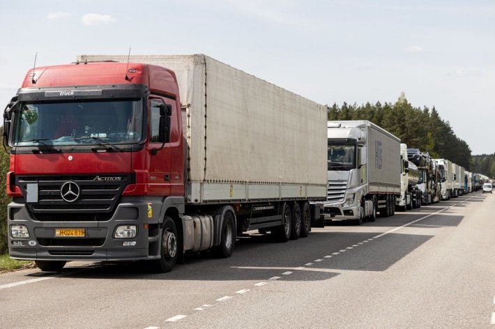 Sunkvežimių eilė (Paulius Peleckis/ BNS nuotr.)