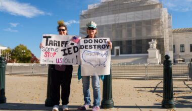 JAV Aukščiausiojo Teismo teisėjai griežtai sukritikavo Trumpo muitus