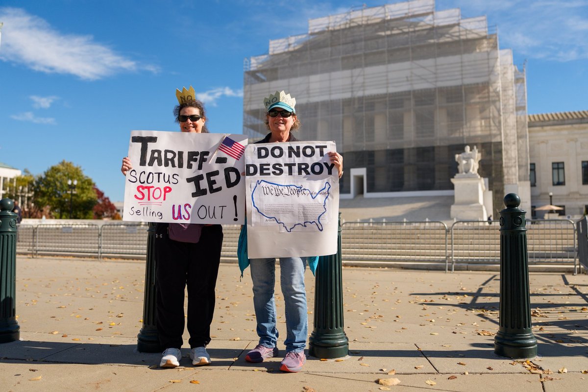 JAV Aukščiausiojo Teismo teisėjai griežtai sukritikavo Trumpo muitus