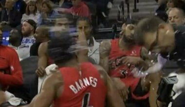 Pamatykite: Brandono Ingramo mestas vandens buteliukas trenkėsi komandos darbuotojui į veidą