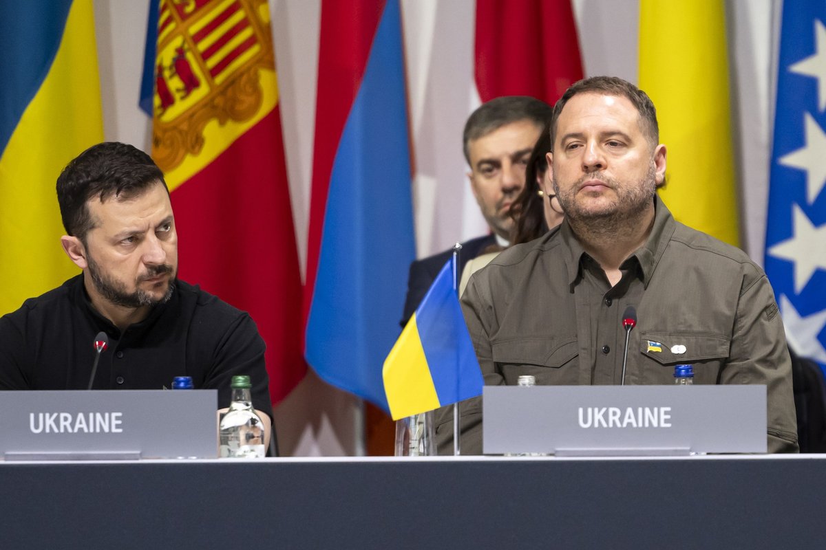 Po kovos su korupcija pareigūnų reidų Zelenskis atleido savo vyriausiąjį padėjėją