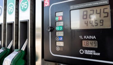 Naujausi duomenys: pradėjo augti skirtumas tarp benzino ir dyzelino kainų