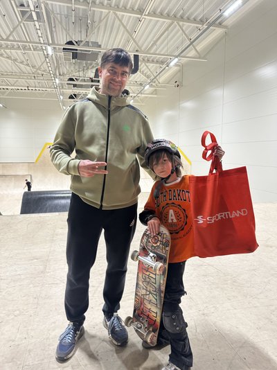   Eglės Visockaitės-Damaševičienės vyras Marius su sūnumi Tauru