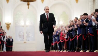 Rusijos valdžia ir nuo savų slepia viską: nuo mirtingumo iki biudžeto išlaidų