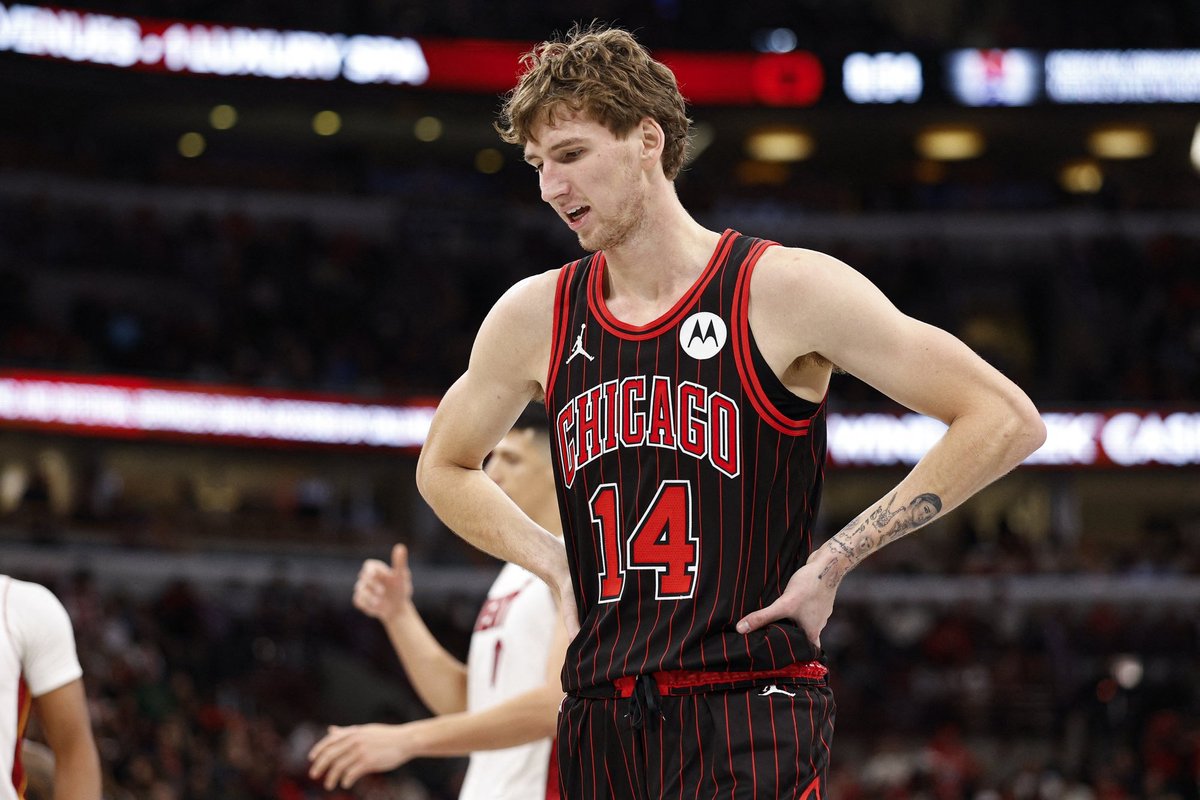 Buzelis susižeidė čiurną, o „Bulls“ sugėrė skaudų pralaimėjimą