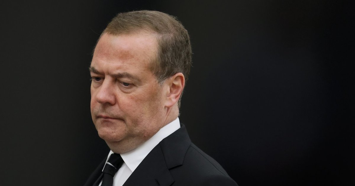 Medvedevas atkirto Macronui dėl karo pabaigos: „Datą nustatys Maskva“