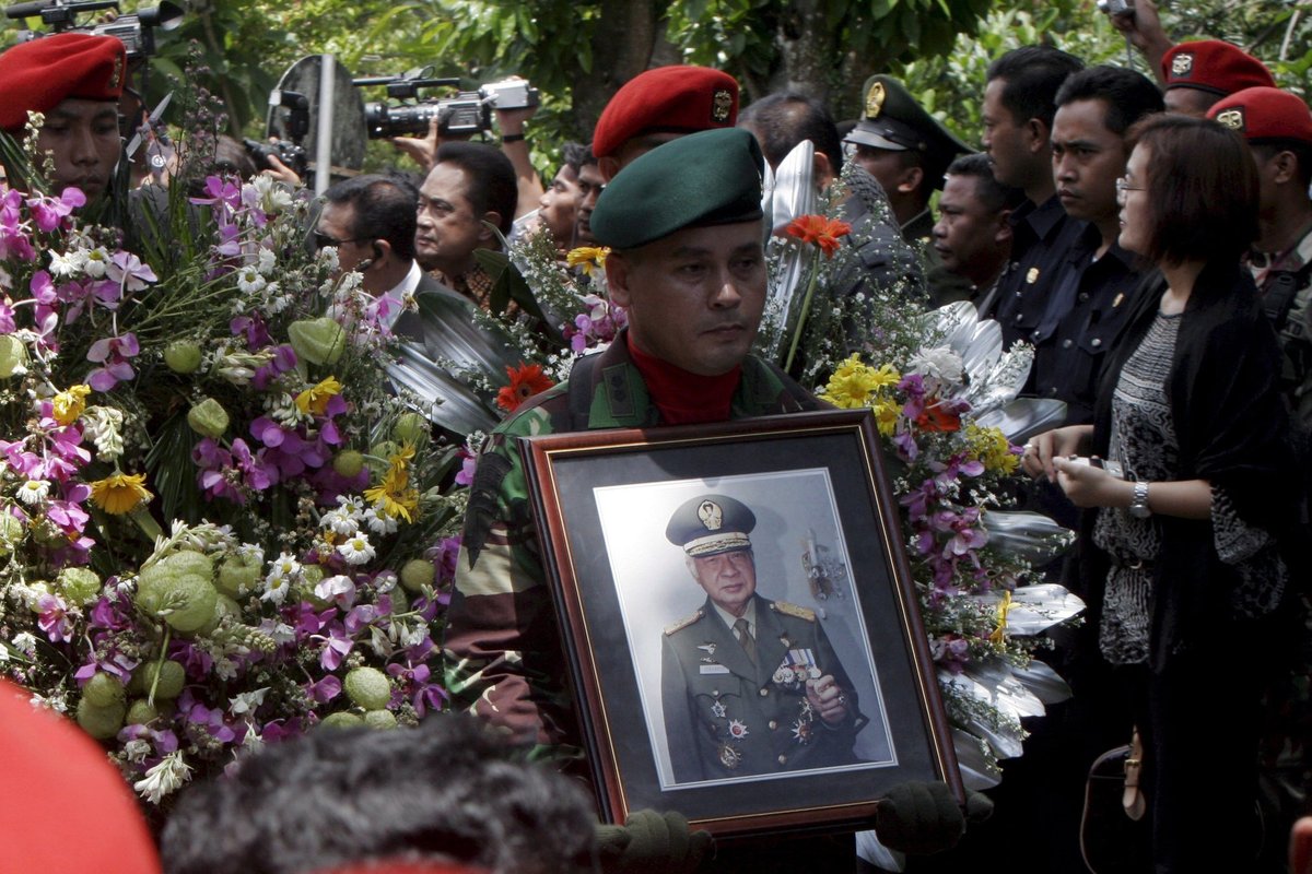 Indonezija velionį diktatorių Suharto paskelbė šalies nacionaliniu didvyriu