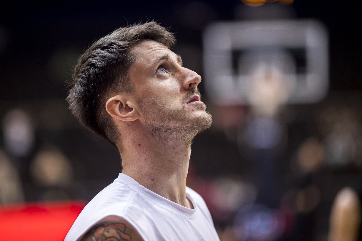 Paviešintos iš komos pabudusio buvusio žalgiriečio nuotraukos: krepšininkui plūsta viltingos žinutės