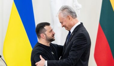 Zelenskis pasiūlė Lietuvai pagalbą dėl Baltarusijos vykdomų hibridinių atakų