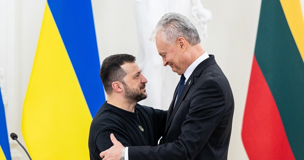 Zelenskis pasiūlė Lietuvai pagalbą dėl Baltarusijos vykdomų hibridinių atakų