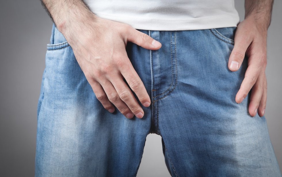 Vyras su džinsais (asociatyvi nuotr.) (nuotr. 123rf.com)