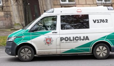 Klaipėdoje pareigūnui prireikė medikų: sulaikomas vyras pradėjo spardytis