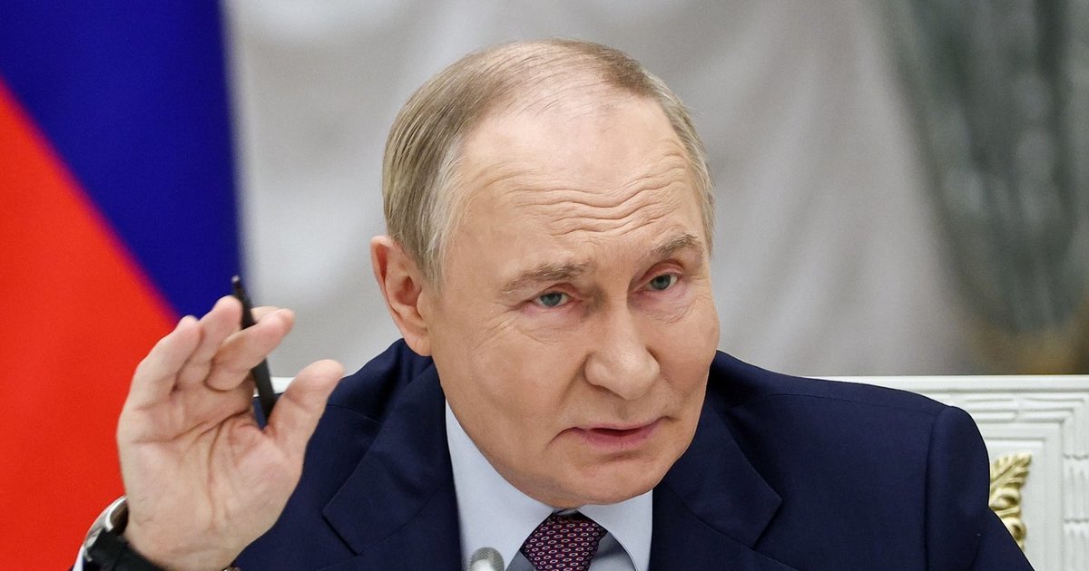 Putinas Kremliuje apdovanojo žinomą vokiečių pianistą