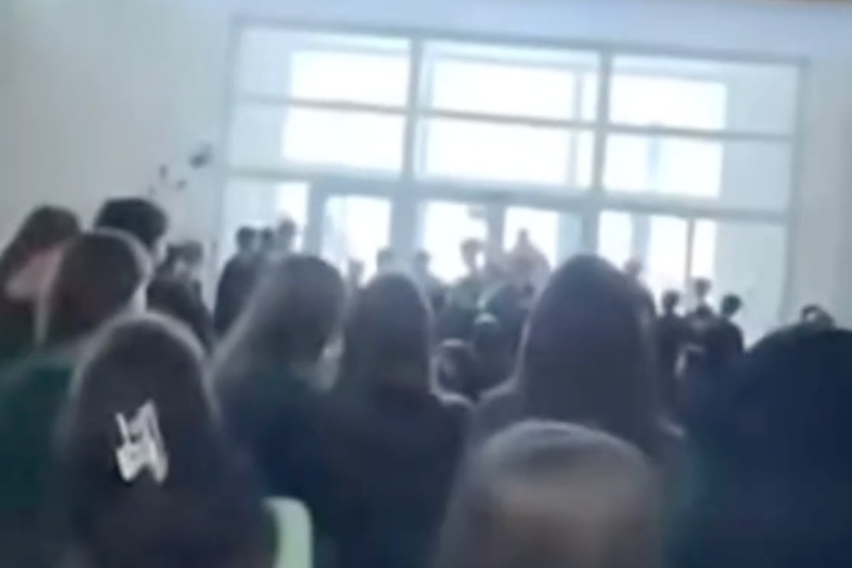 Mokykloje – konfliktas dėl sniego: vaikų neišleido į lauką