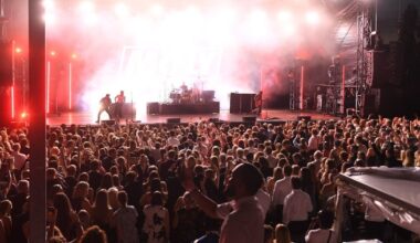 Koncertas pasibaigė nė neprasidėjus: dainininkas pranešė liūdną žinią