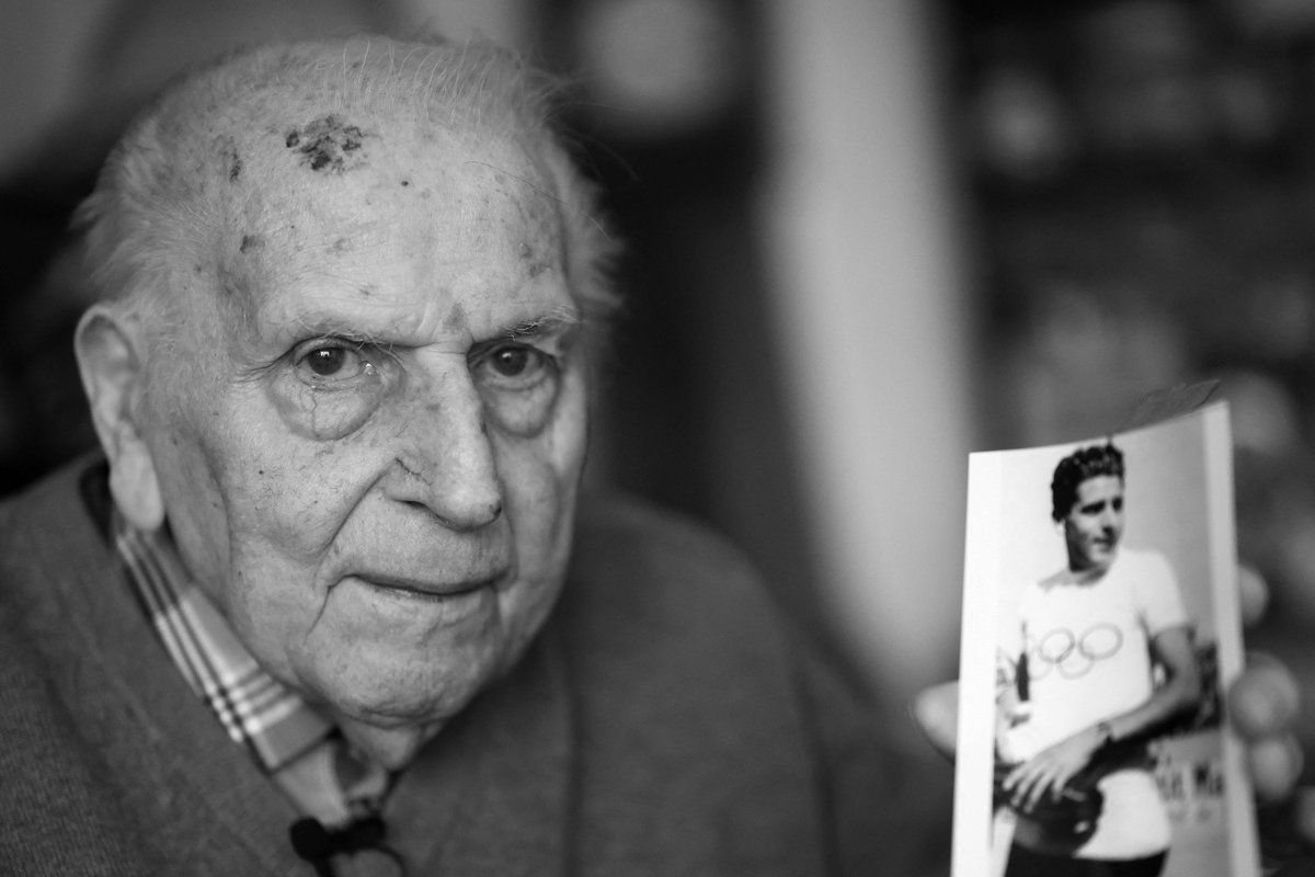 Mirė vyriausias olimpinis čempionas Charlesas Coste