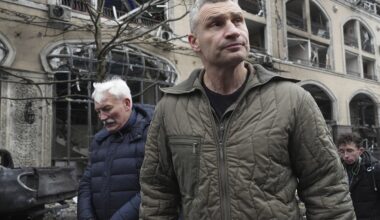 Karas Ukrainoje. Klyčko: trūksta karių, nes daug vyrų bėga į užsienį - Delfi