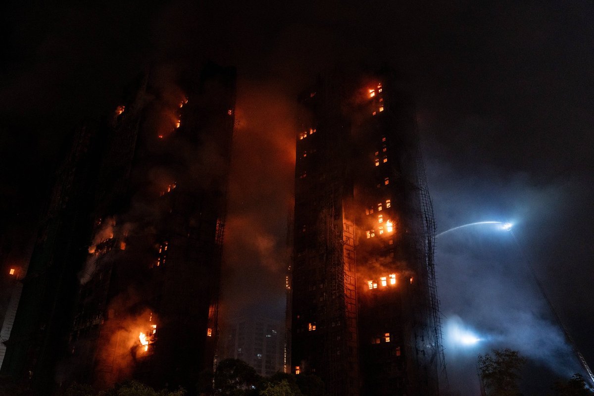 Per gaisrą Honkonge žuvo 36 žmonės, beveik 300 laikomi dingusiais