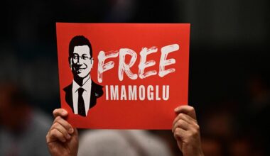 Turkijos opozicija kaltinimus buvusiam Stambulo merui vadina propaganda