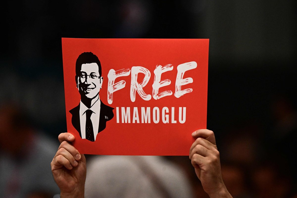 Turkijos opozicija kaltinimus buvusiam Stambulo merui vadina propaganda