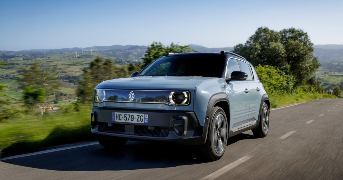 „Lietuvos metų automobilis 2026“ dalyvis: požiūrį į elektromobilius norintis pakeisti „Renault 4 e-Tech“