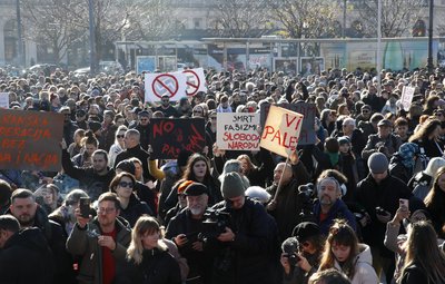 Zagrebe – tūkstančių žmonių eitynes prieš kraštutinės dešinės įsigalėjimą