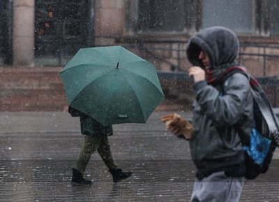 Pirmas gausesnis šių metų sniegas nubalino Kauną