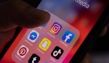 Nutekėjo skandalingi „Facebook“ savininkės duomenys - Delfi