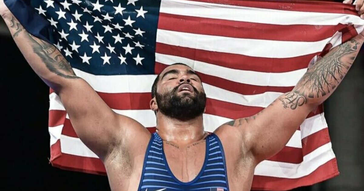 Olimpinis imtynių čempionas varžovą nokautavo per 15 sekundžių ir pasiuntė žinutę UFC vadovams