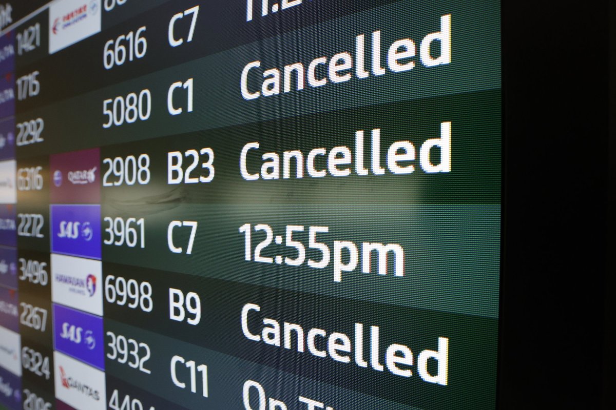 Dėl vyriausybės uždarymo JAV atšaukta šimtai skrydžių