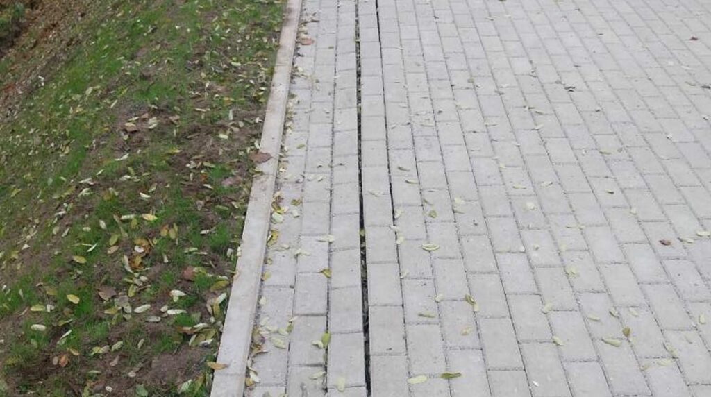 Darbų brokas Milikonių įkalnėje / Skaitytojos nuotr.