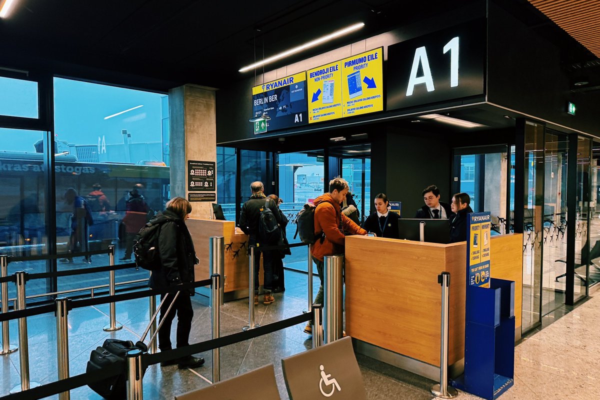 Vilniaus oro uoste skrydžių vėlavimai – atsakė kada atsistatys?