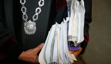 Teismui ketinama perduoti Birštono tarybos narių Seržentų „čekiukų“ bylą