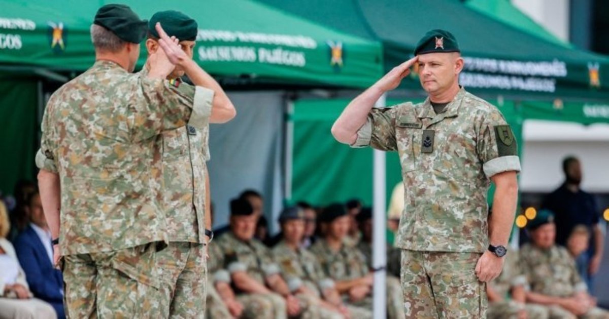 Nuo kitų metų – daug pokyčių dėl šaukimo į tarnybą: ekspertas perspėja – jaunuoliai „neš kudašių“