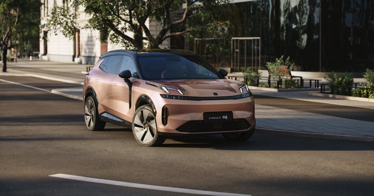 „Lietuvos metų automobilis 2026“ dalyvis: didžiausią atstumą elektra nuvažiuojantis hibridas „Lynk & Co 08“