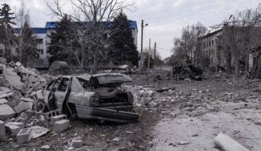 Karas Ukrainoje. Atsitraukti jau turbūt nespės: Ukrainos karių padėtis Pokrovske tragiška – žiniasklaida