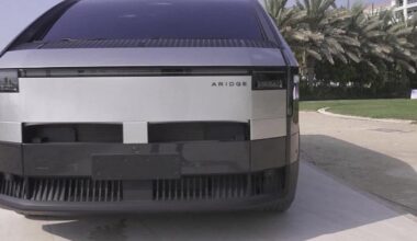 Elektromobilių gamintoja Dubajuje pristatė automobilio ir orlaivio hibridą