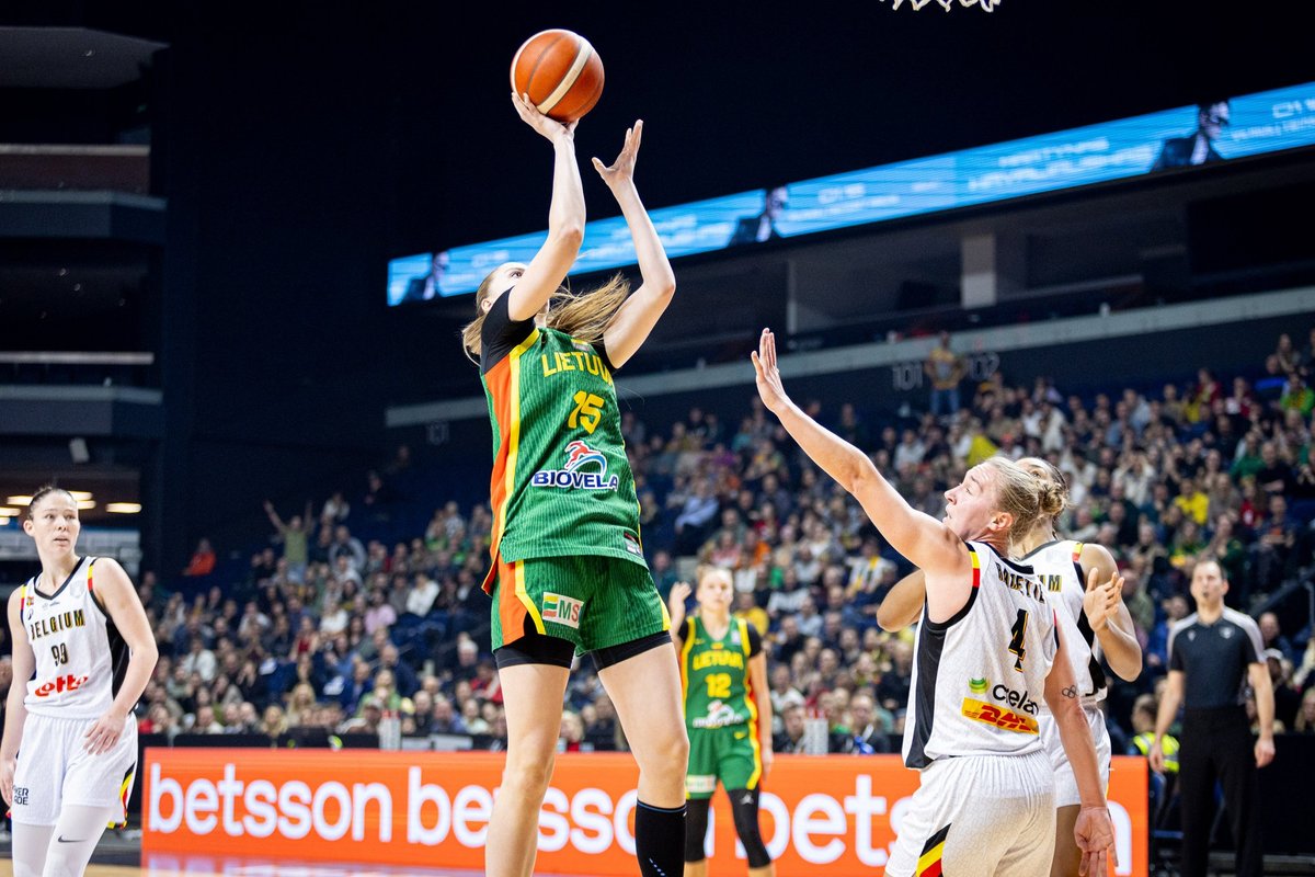 Šventė Vilniuje: Lietuvos moterų krepšinio rinktinė patiesė Europos čempiones