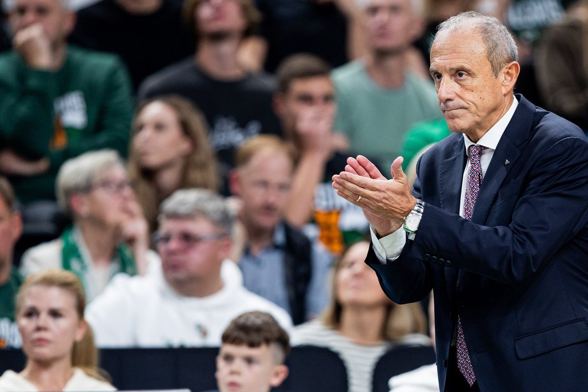 Netikėtumas Milane: Messina traukiasi iš „Emporio Armani“ trenerio pareigų