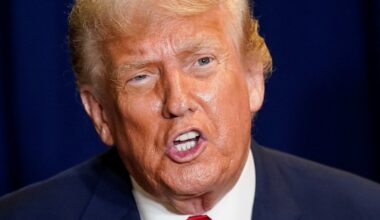 Trumpas: turime tiek branduolinių ginklų, kad pasaulį susprogdinti galėtume 150 kartų