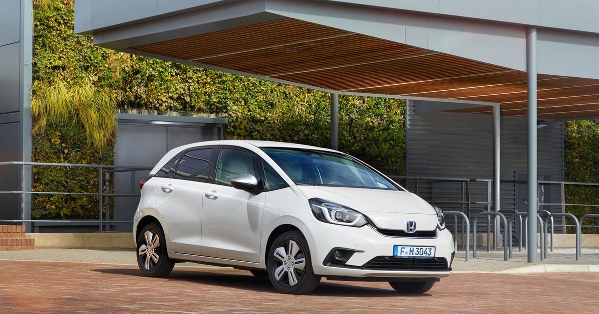 „Honda“ keičia kursą: lėtėjant elektromobilių paklausai, pristatyta lengvesnė hibridų platforma