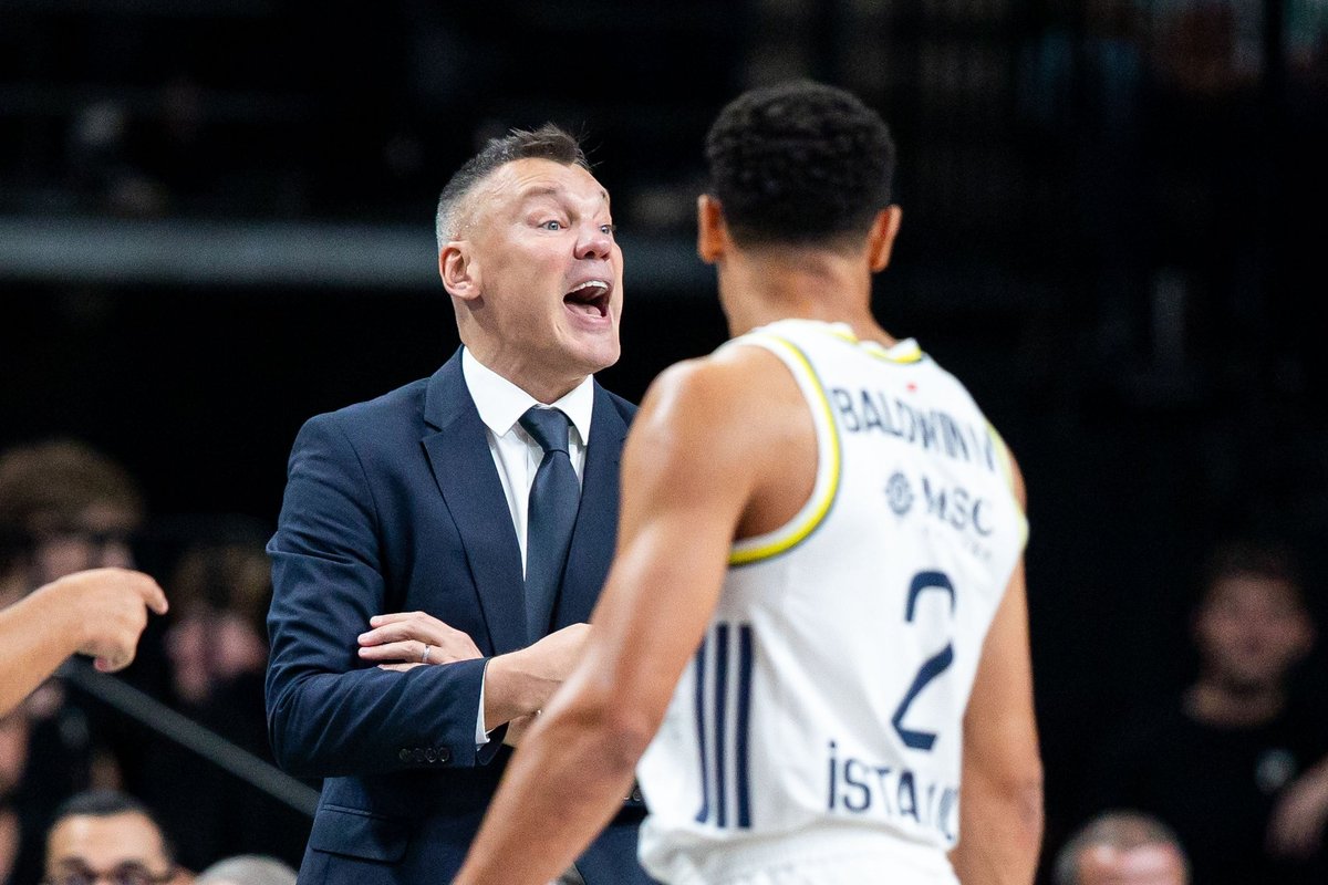 „Fenerbahče“ atstovas atskleidė, kada tikisi pratęsti sutartį su Jasikevičiumi - Delfi