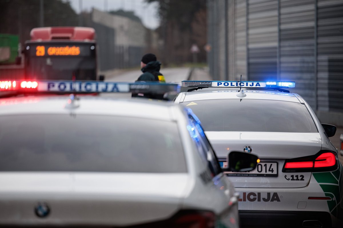 Per reidaą Vilniuje girtas vairuotojas darė pritūpimus